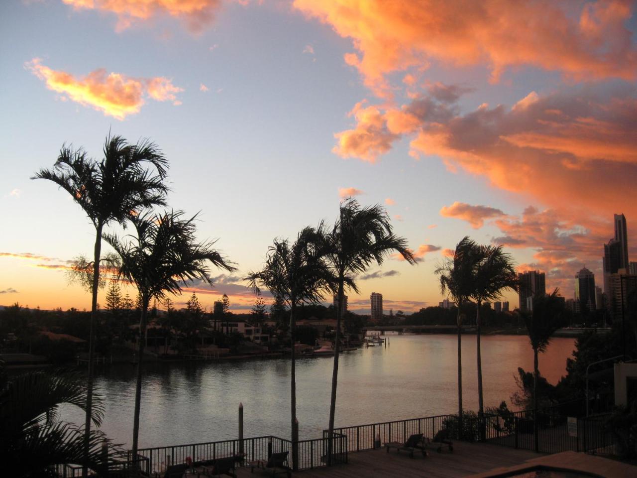 The Pinnacle Apartments Gold Coast Eksteriør bilde